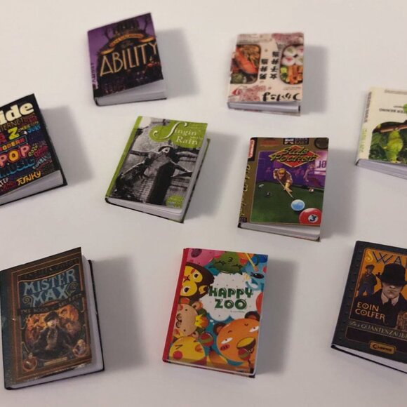 10 Pcs Miniature Vintage Pretend Books - Picture 2 of 2